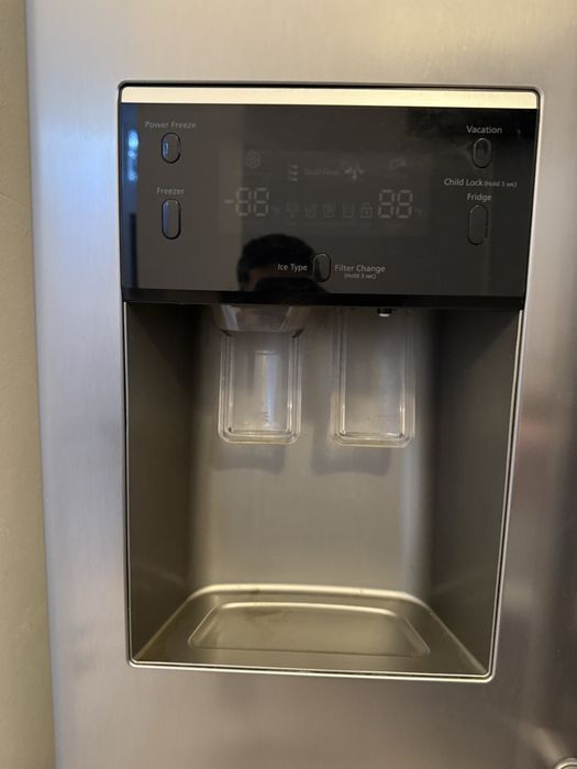 Frigeder Samsung Side by Side model: rsa1ztsl