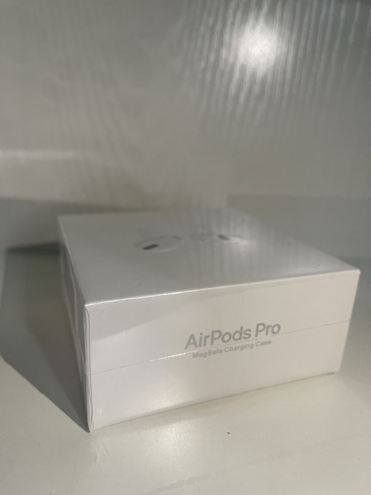 AirPods Pro отличный подарок для родных