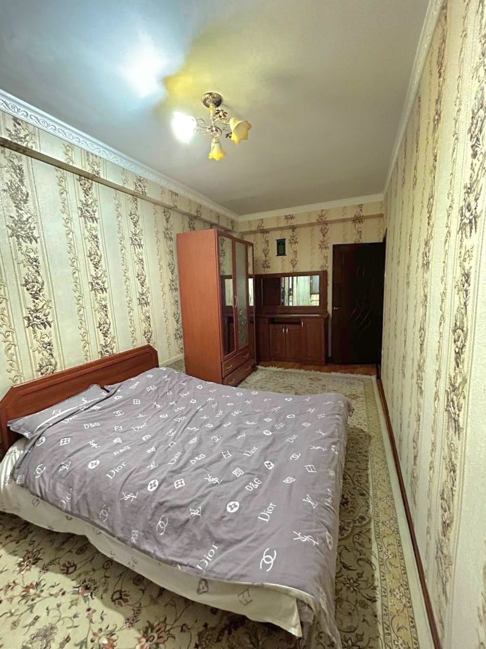Продаётся  1ком кв на  Паркентском  площадь 43м2
