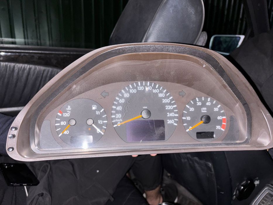 Приборка w210 рест