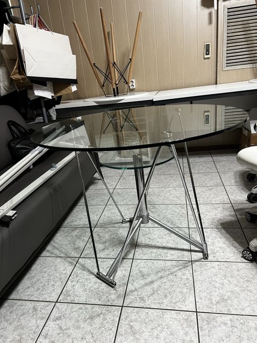 Мебель для офис Стеклянный круглый стол с металлическим основанием