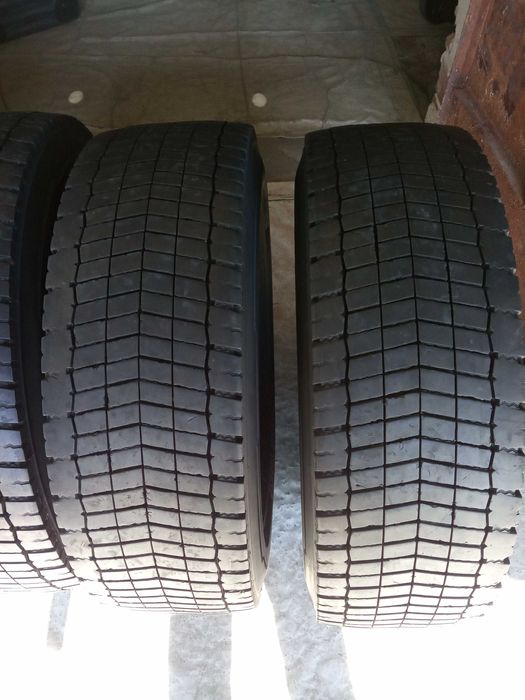 4 Тежкотоварни гуми 305/70R19.5 Continental Hybrid HD3 148/145M 18PR