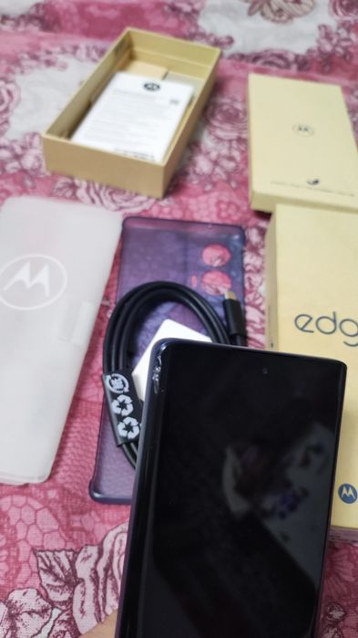 Motorola edge 50  8gb ram  256 gb memorie