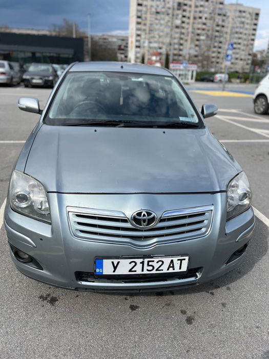 Toyota avensis сива