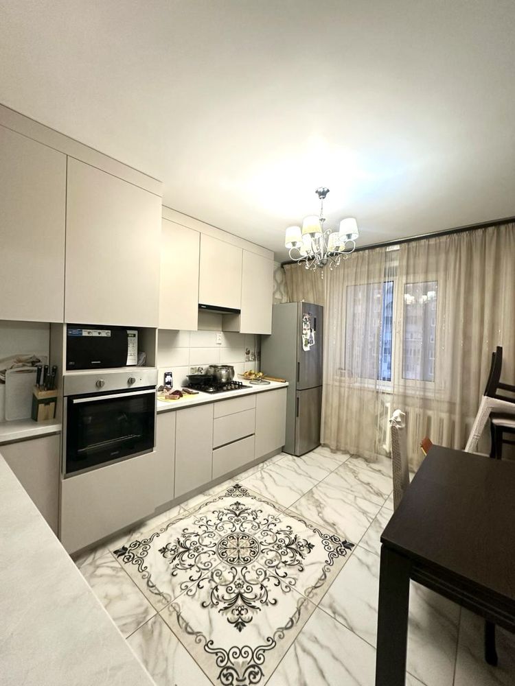 3-х ком на 3 этаже в 7 мкр, кухня 11,5 м2