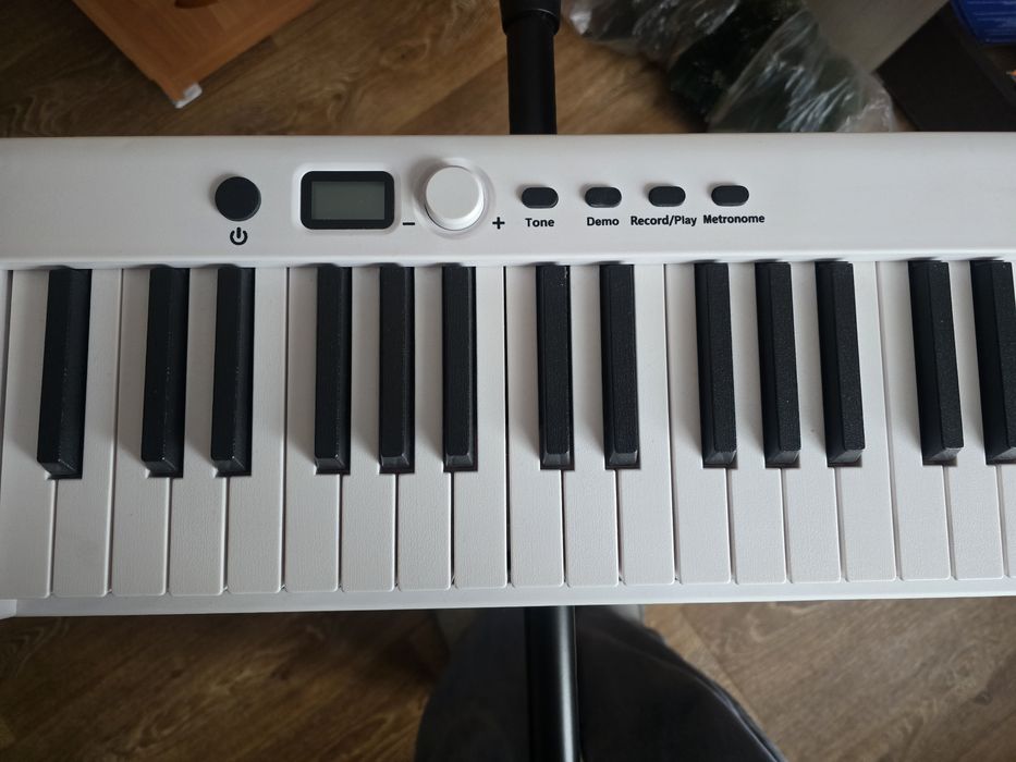 Продам цифровое пианино