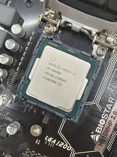 Продавам Intel i5 10400f