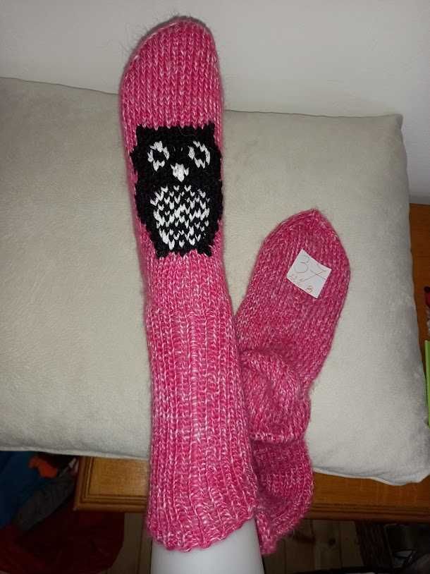 Ръчно плетени дамски чорапи с картинка папагалче