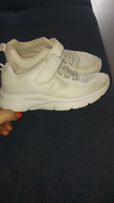 Кроссовки  продам в отличном состоянии