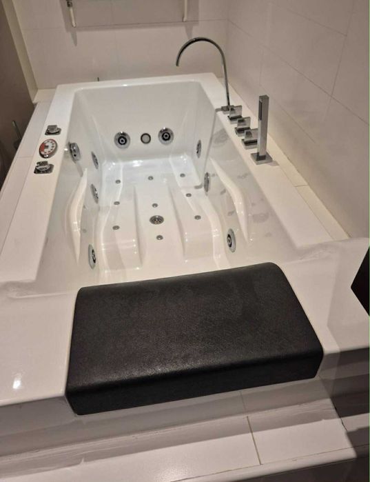 Вана с хидро масаж,светлини и радио музика