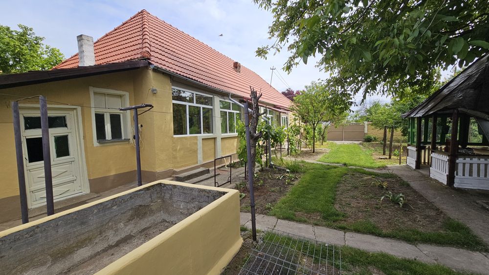 Vând casă familială sat. Mailat, com.Vinga !