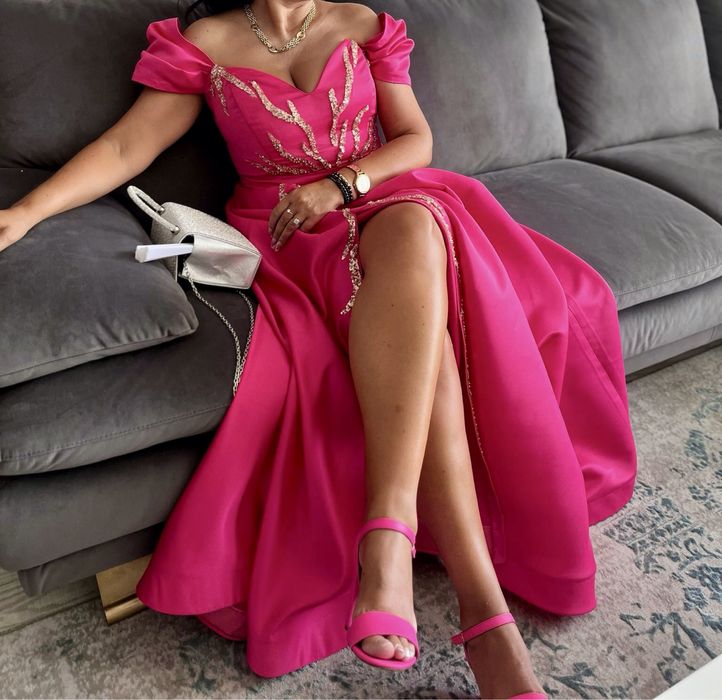 Rochie nasa L,cu corset,crapatura pe picior,buzunare,putina  trena