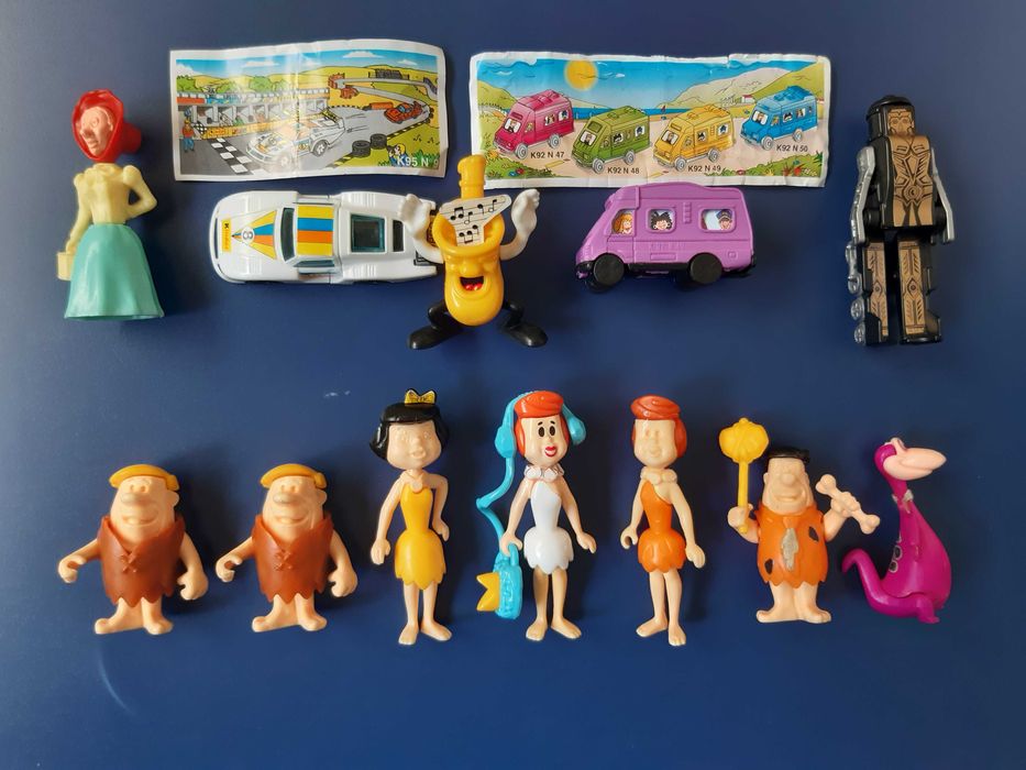 Лот Стари Играчки от Шоколадови Яйца Kinder