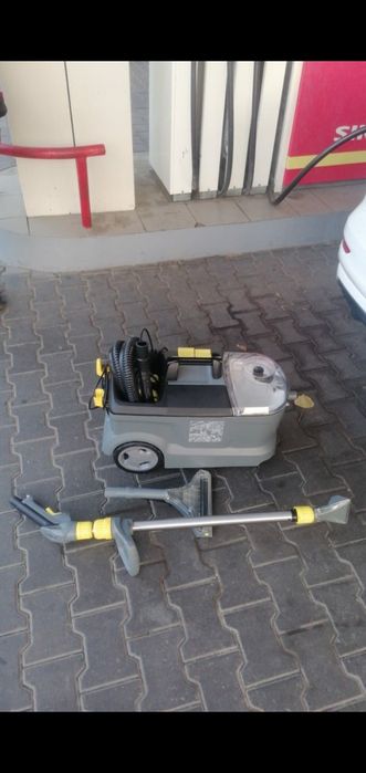 Продам моющий пылесос Karcher puzzi 10/1
