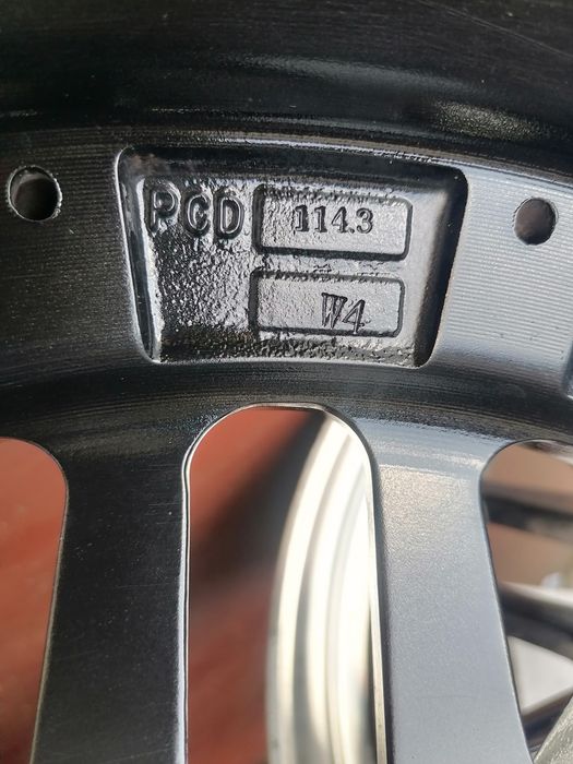 Джанти 18" 5х114.3 Keskin
5х114.3
8 J X 18
ET 40
Ф 72.6 с втулки към м