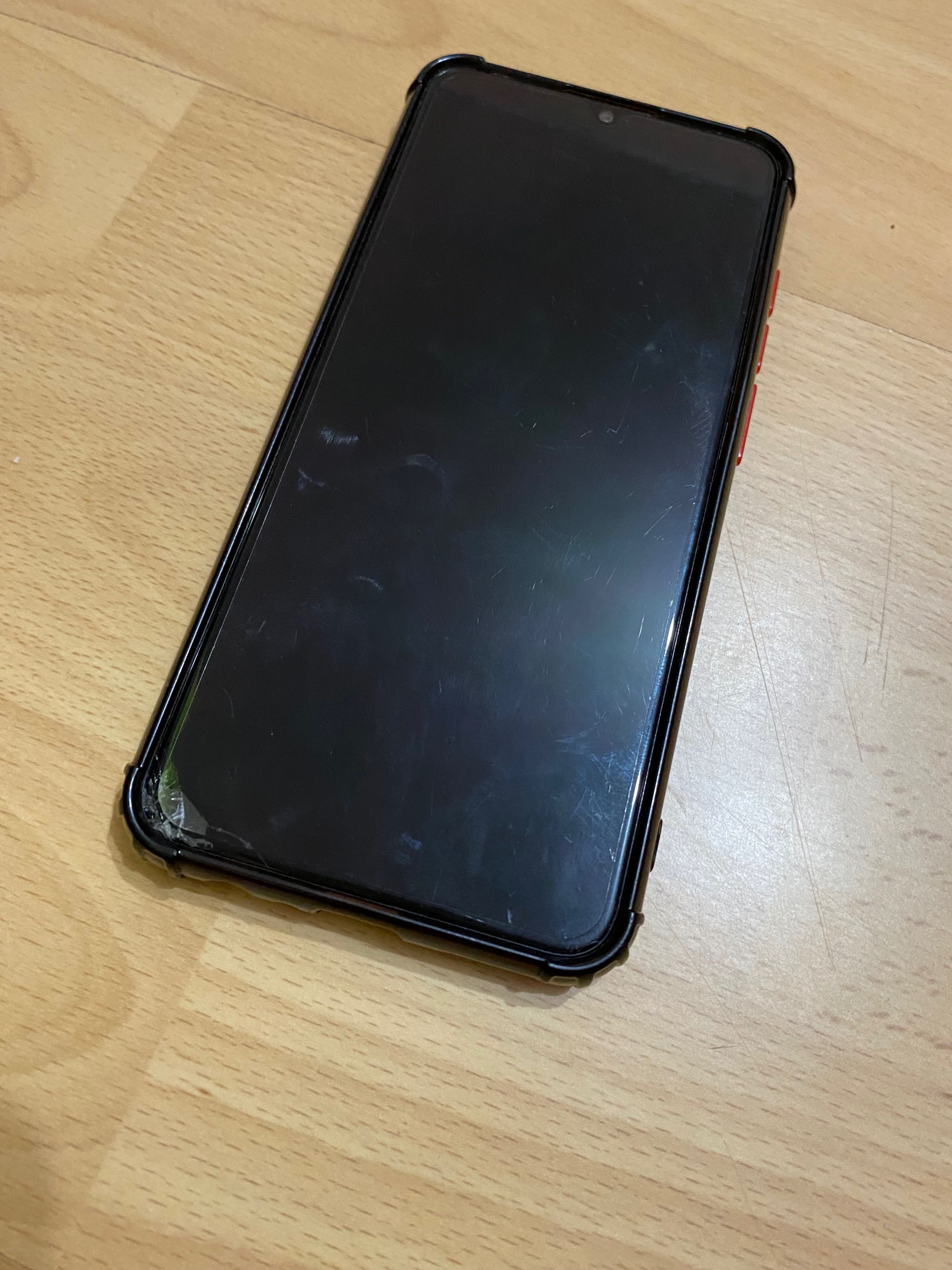 Vând telefon Huawei Y6P