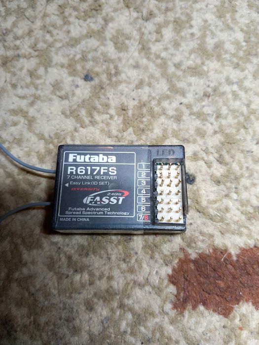 Futaba T6EX cu doua receptoare                        .