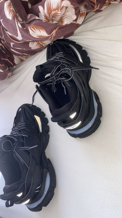 Balenciaga track led