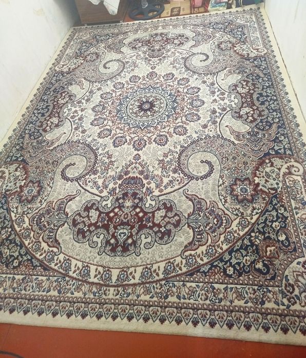 Gilam YEK Original samarqand brendiniki
2.50x3.50 razmeri 1 smli shers