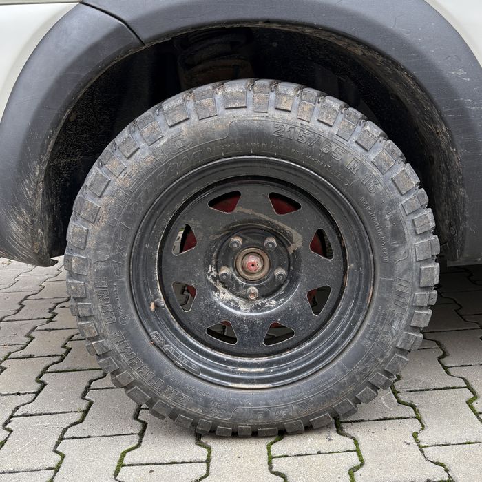 Vând cauciucuri offroad 215/65/R16