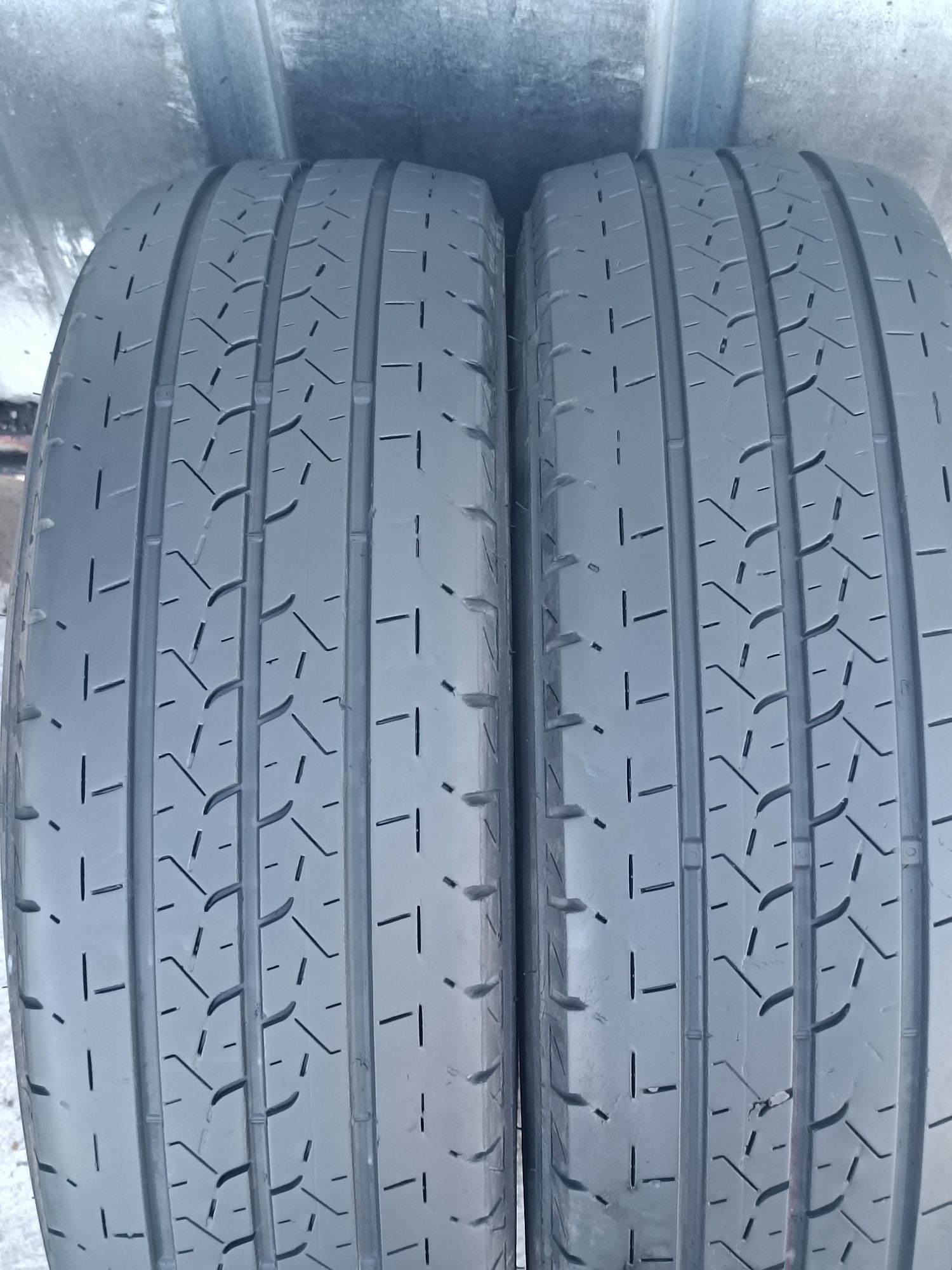 215/70/15 С Bridgestone Дот 1821