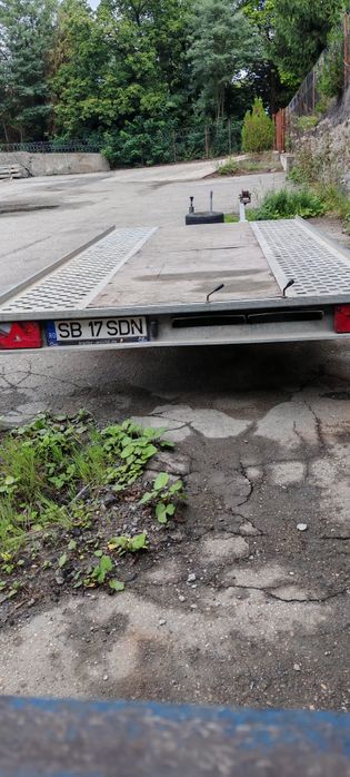 Închiriez platforma auto