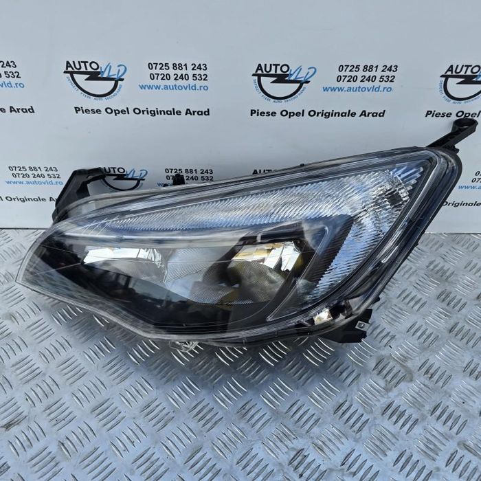 Far dreapta fundal negru halogen Opel Astra J