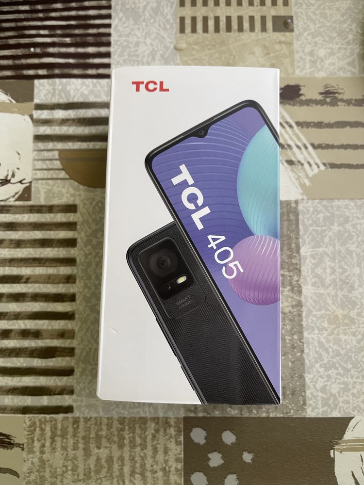 TCL 405 Dual смартфон