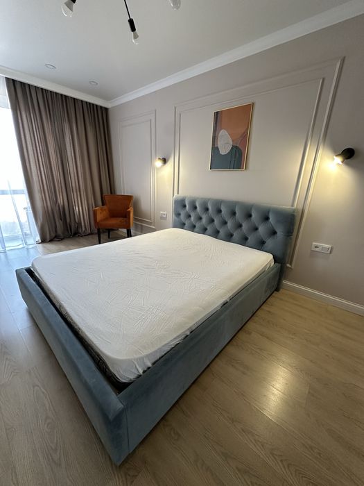 Продам кровать с матрасом