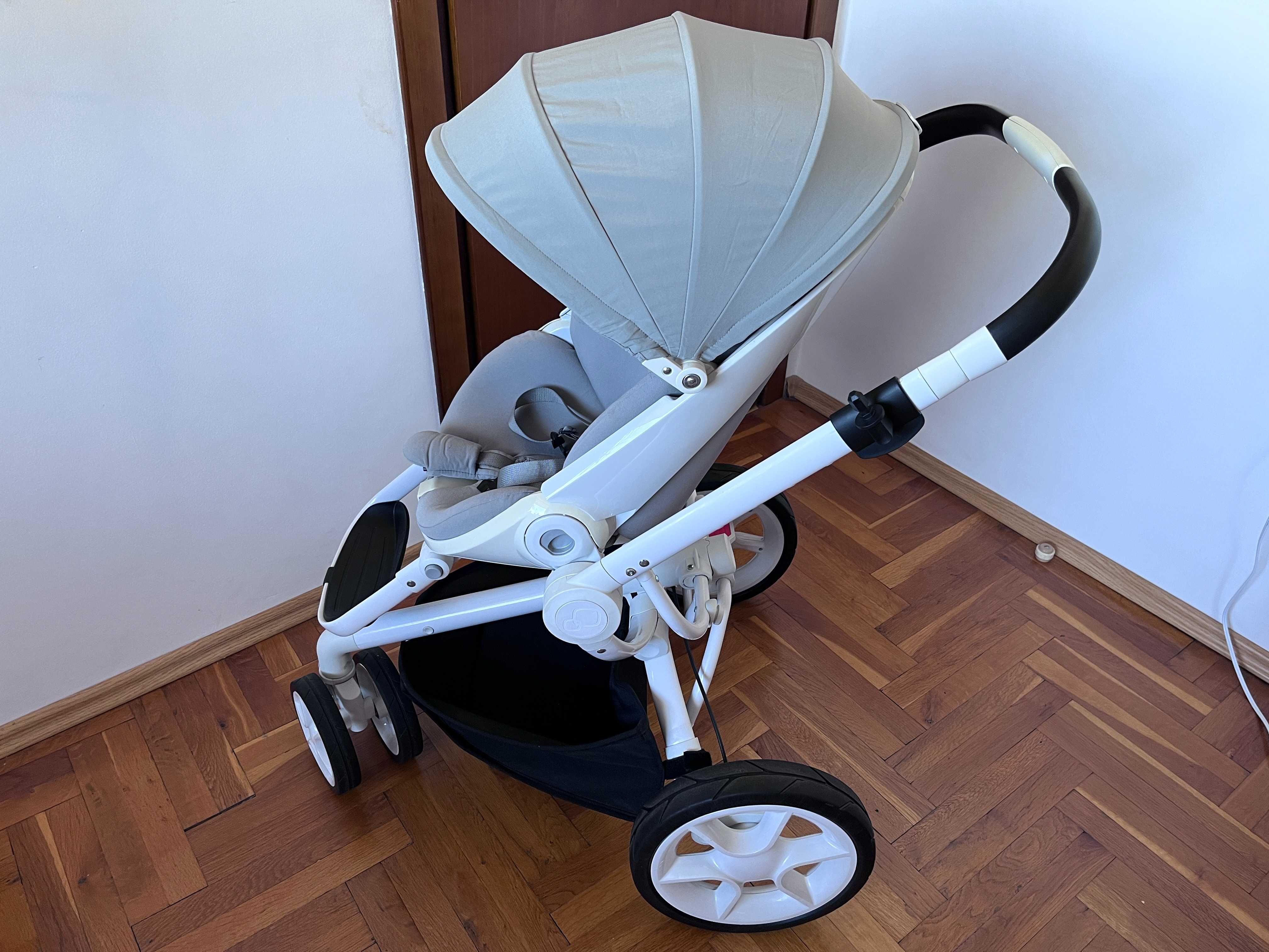 Детска количка Quinny Moodd + кошница Maxi-Cosi Pebble Plus