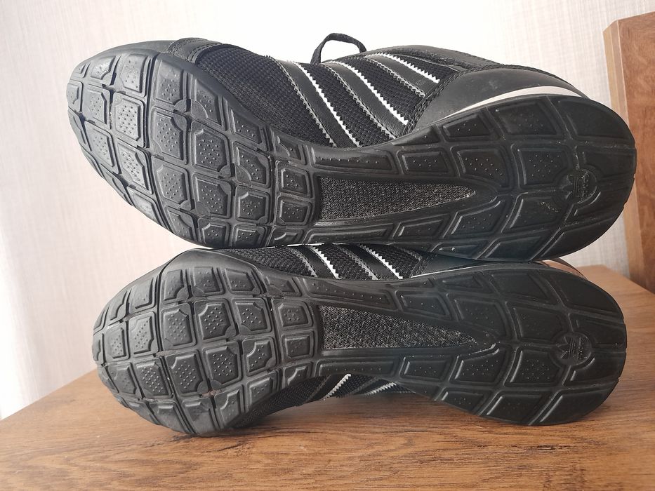 Adidas маратонки 43 номер.