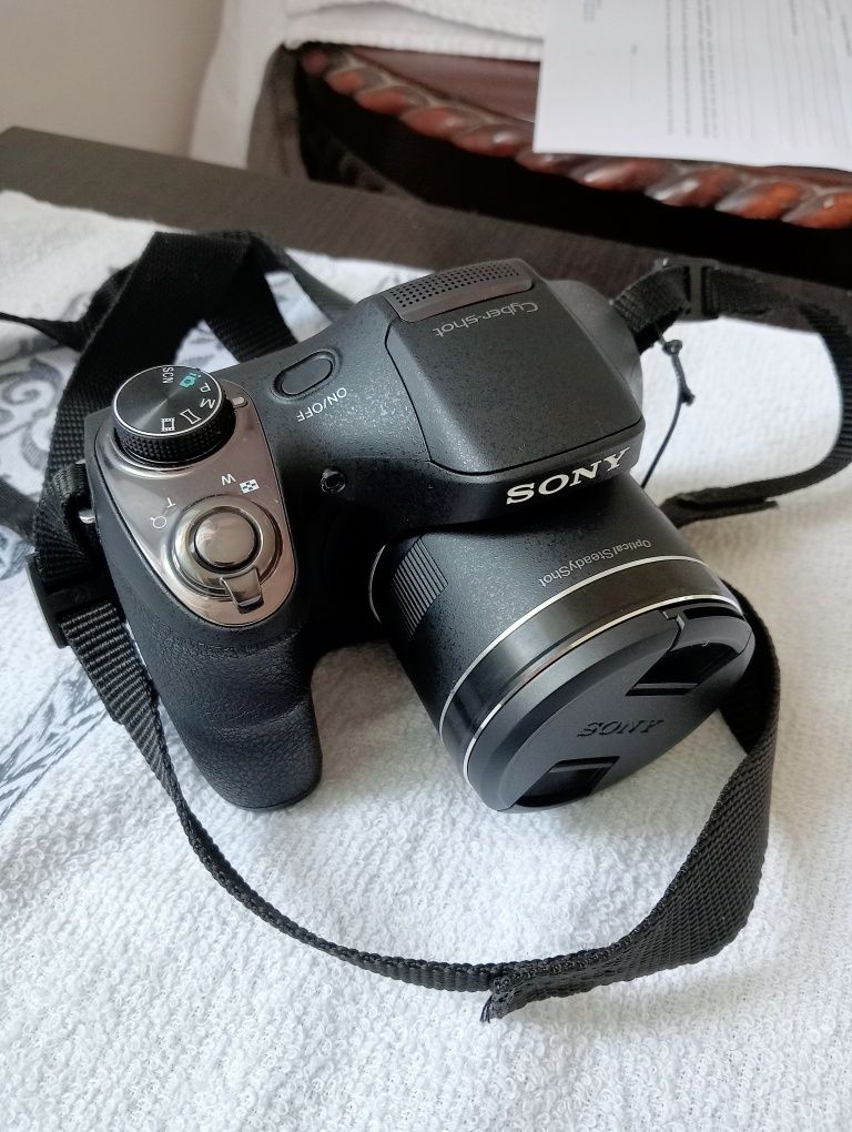 De vânzare cameră foto Sony nouă cu display mare