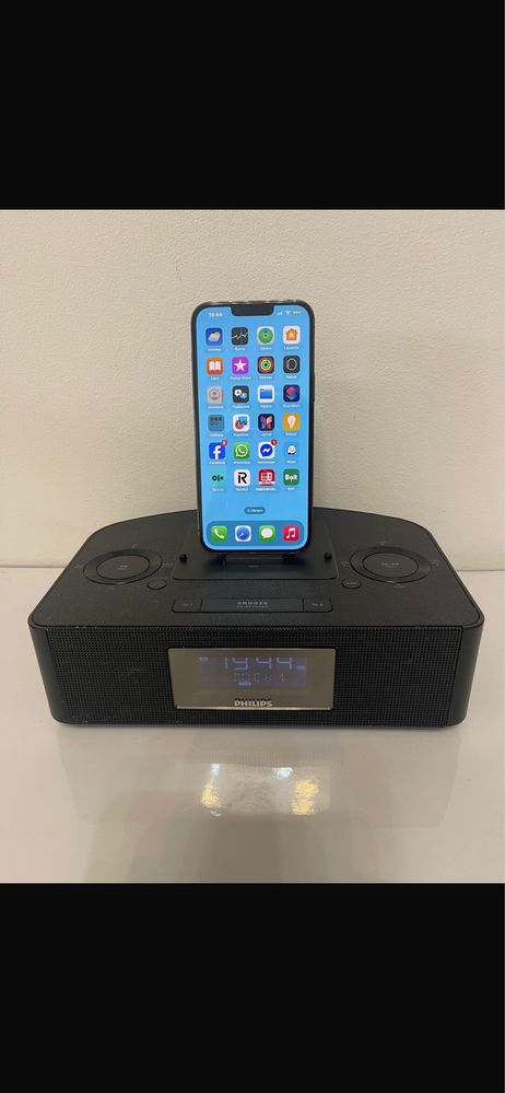 Philips Docking Staion Iphone Ipod Ipad Radio Mp3 Link Alarm