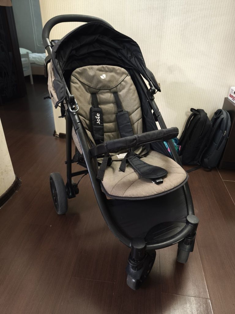 Joie Litetrax 4 — прогулочная коляска 2-в-1, отличное состояние