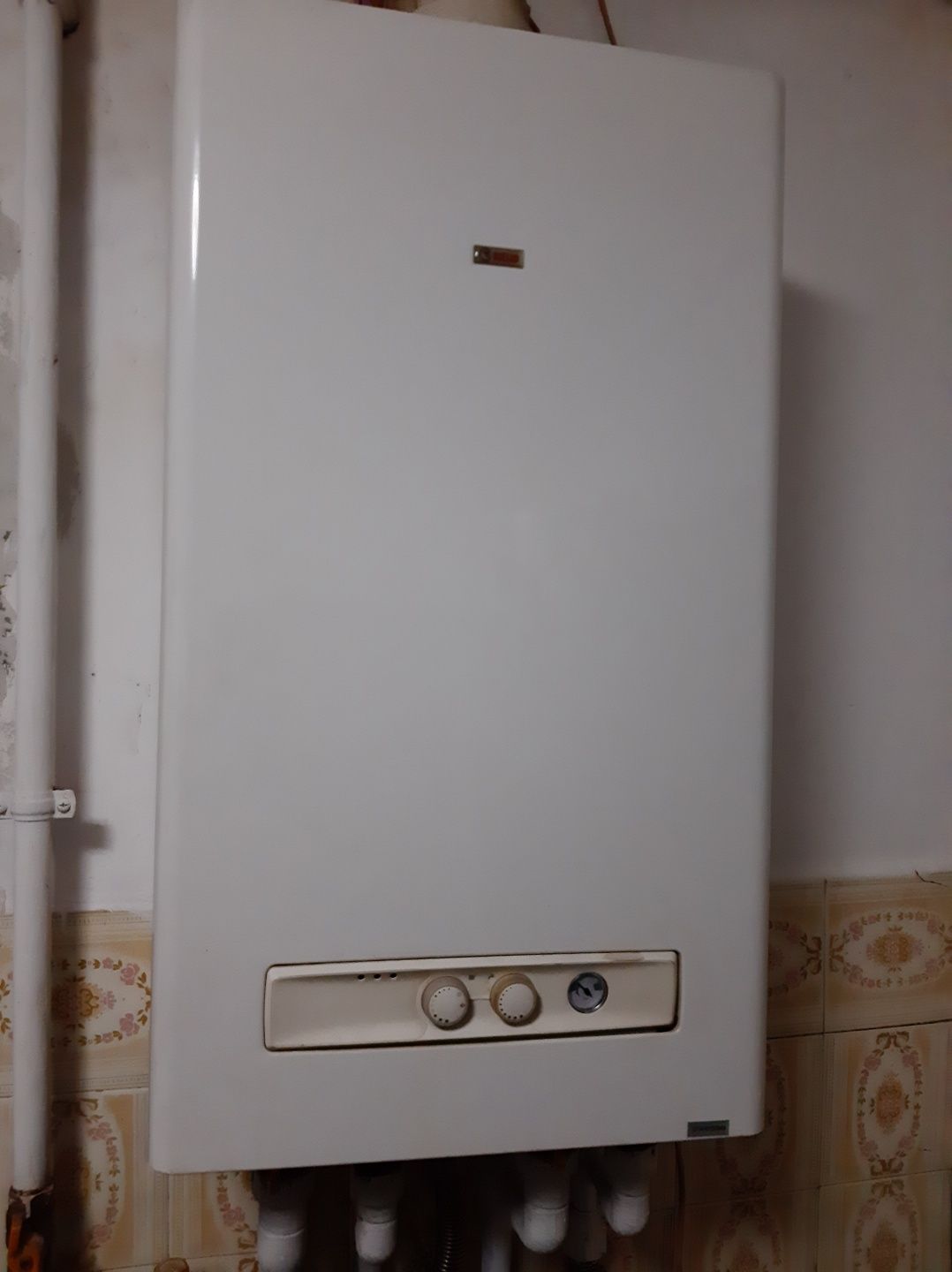 Vând centrala Riello 24kw și o centrala Habitat 24kw