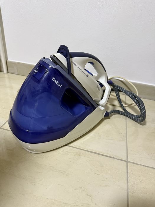 Masina de calcat cu aburi TEFAL