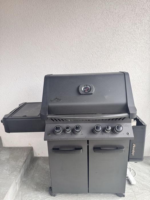 Grătar pe gaz Napoleon Phantom