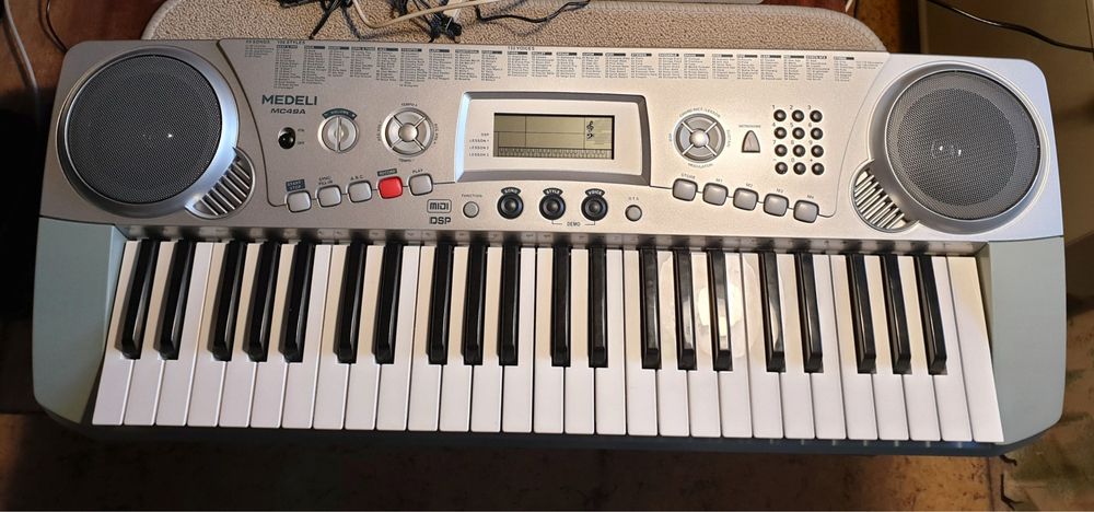 Синтезатор 16000 тг.