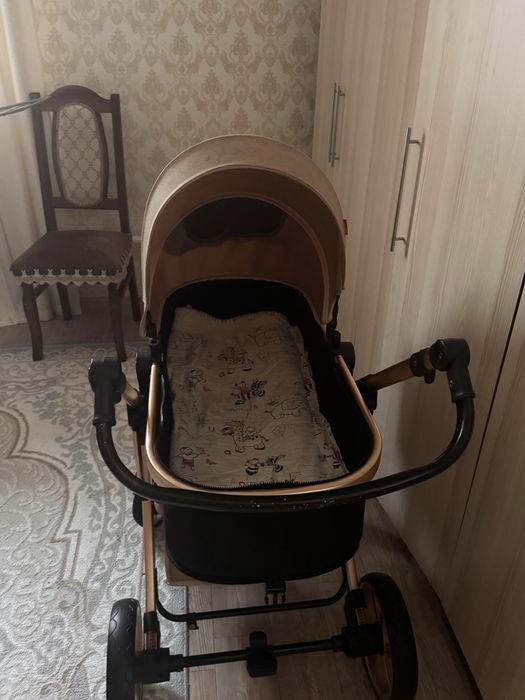 Продам коляску Aimile 2 в 1 (люлька + прогулочный блок)