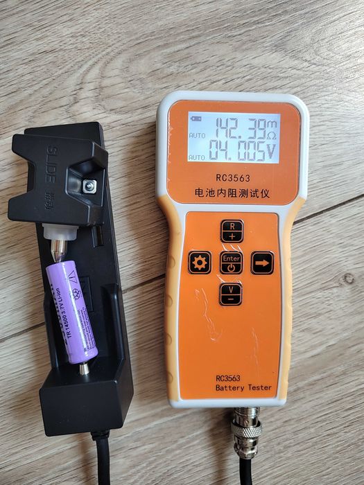 Tester pentru celule Li-Ion, LiFePO4, baterii cu Pb