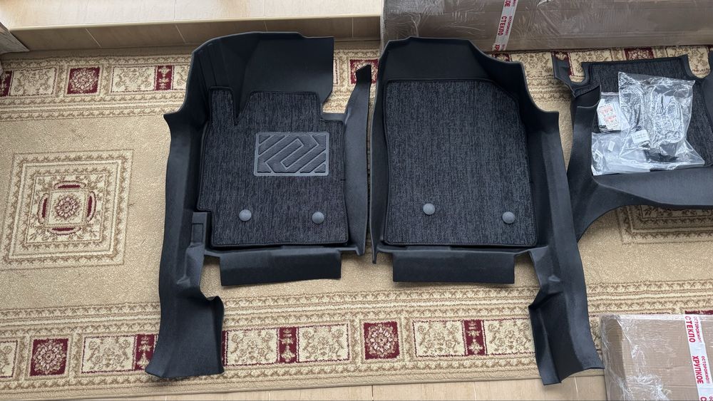 Новые 5D коврики для Kia Cerato (K3) 3 покл, с закрытием порогов