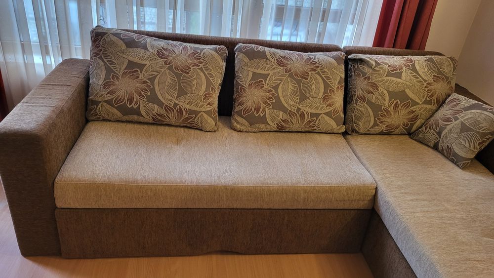 Разтегателен диван