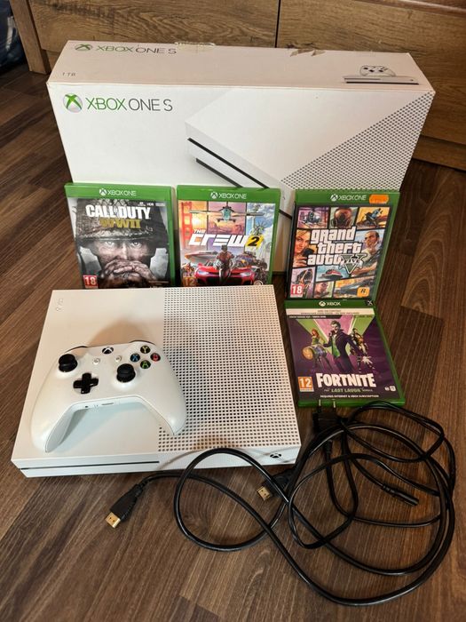 Xbox One S 1TB + 4 jocuri + controller original