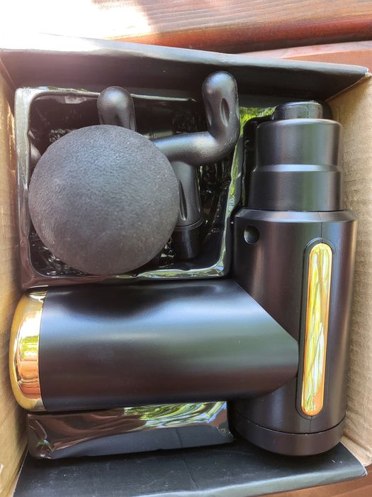 Aparat masaj cu 5 capuri de schimb cu USB nou