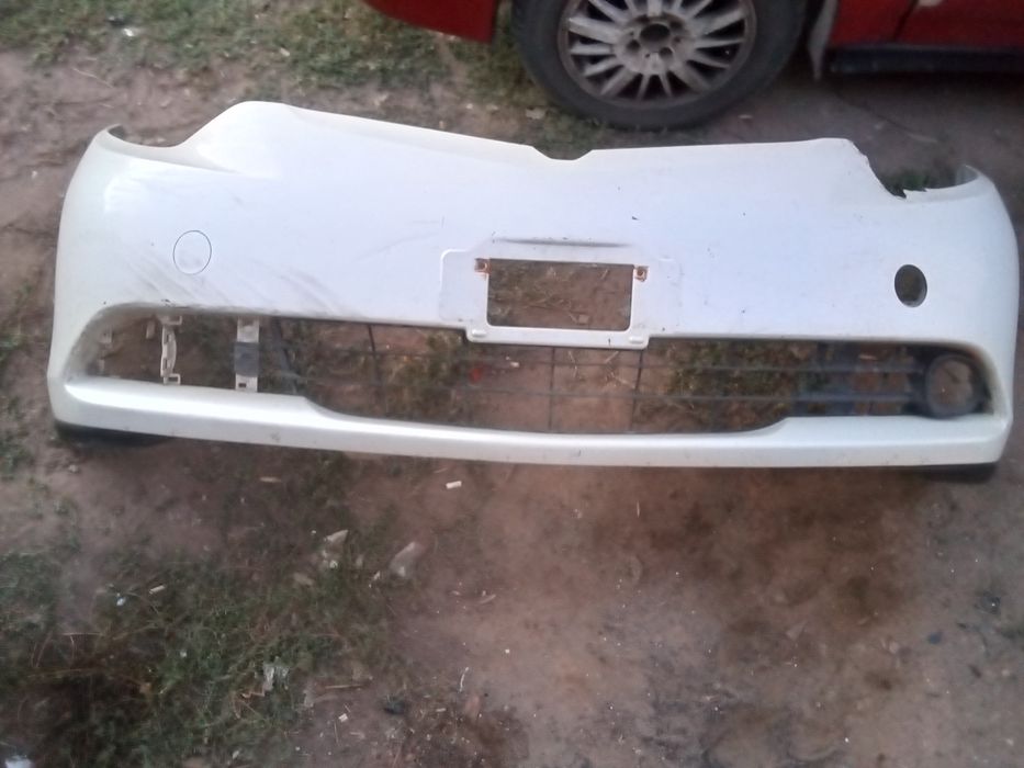 Продам бампер на Тайота Естима