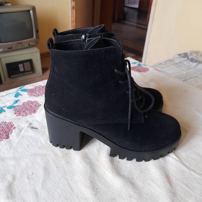 Дамски зимни обувки - боти