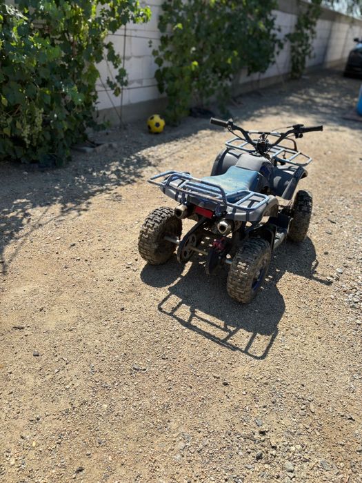 Vand doua atv-uri in stare buna de functionare