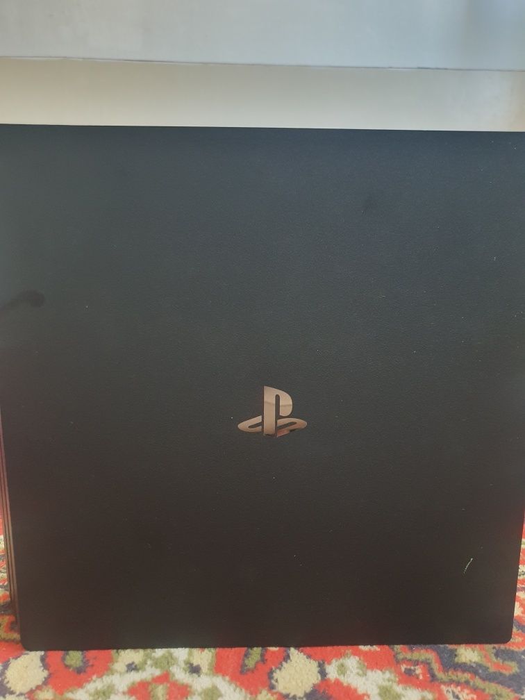 PlayStation 4 Pro – 1 ТБ, 2 джойстика,