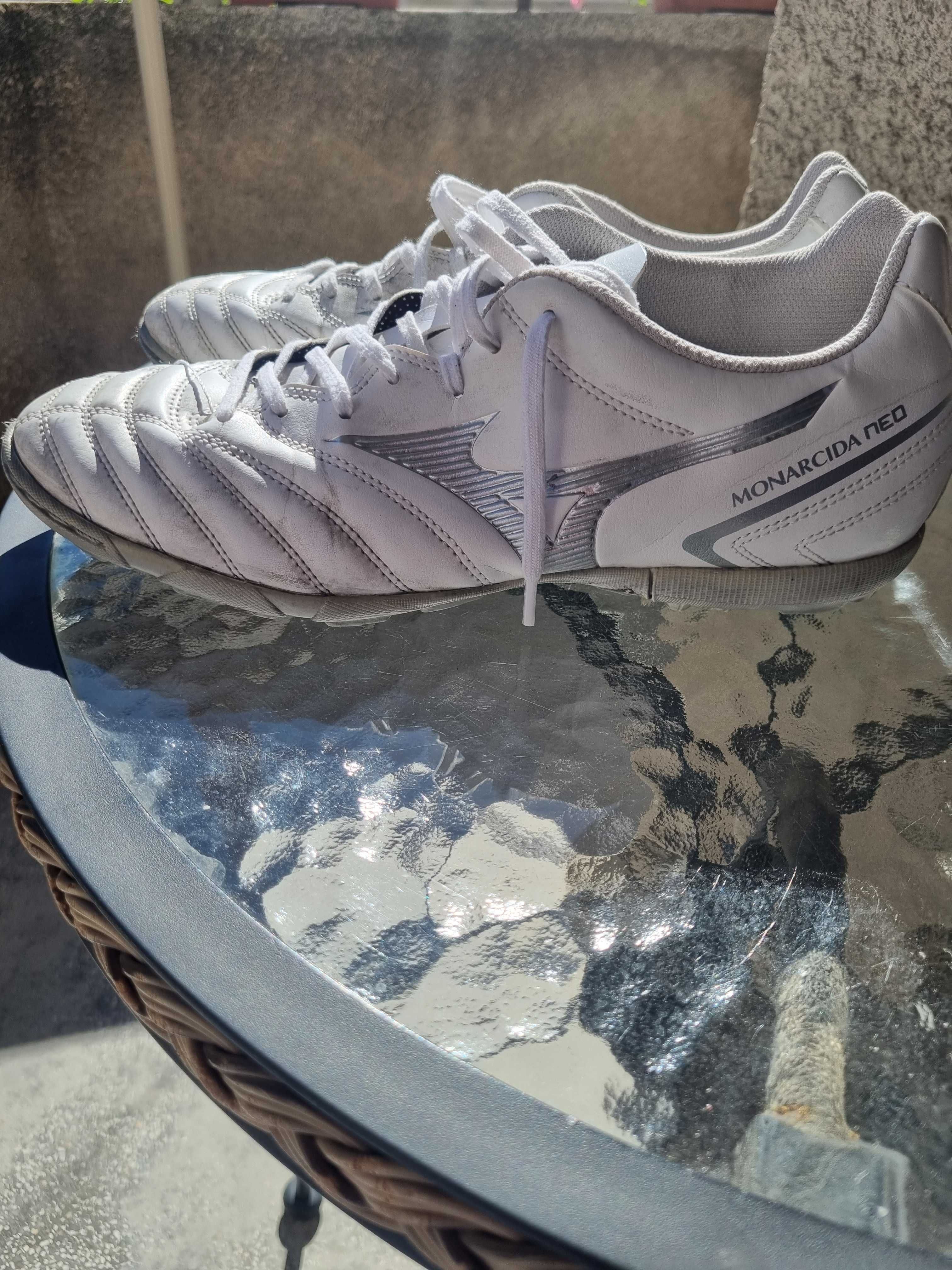 Футболни обувки Mizuno . Стоножки 42.5