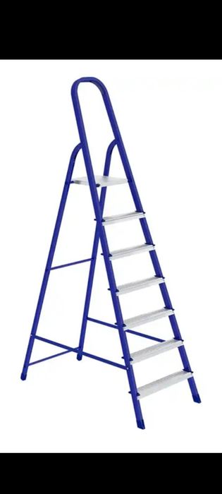 Стремянка б/у продам